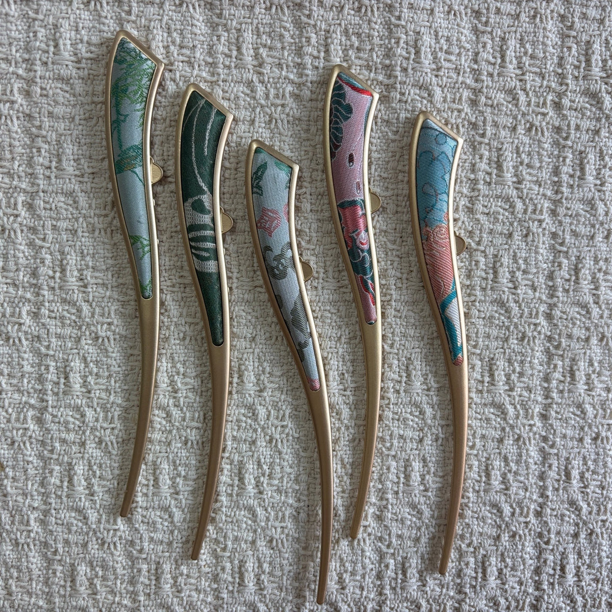 JOFAE Kyoto Handmade Silk Brocade Crescent Hair Pin – Elegant Everyday Blessing - JOFAE Kyoto